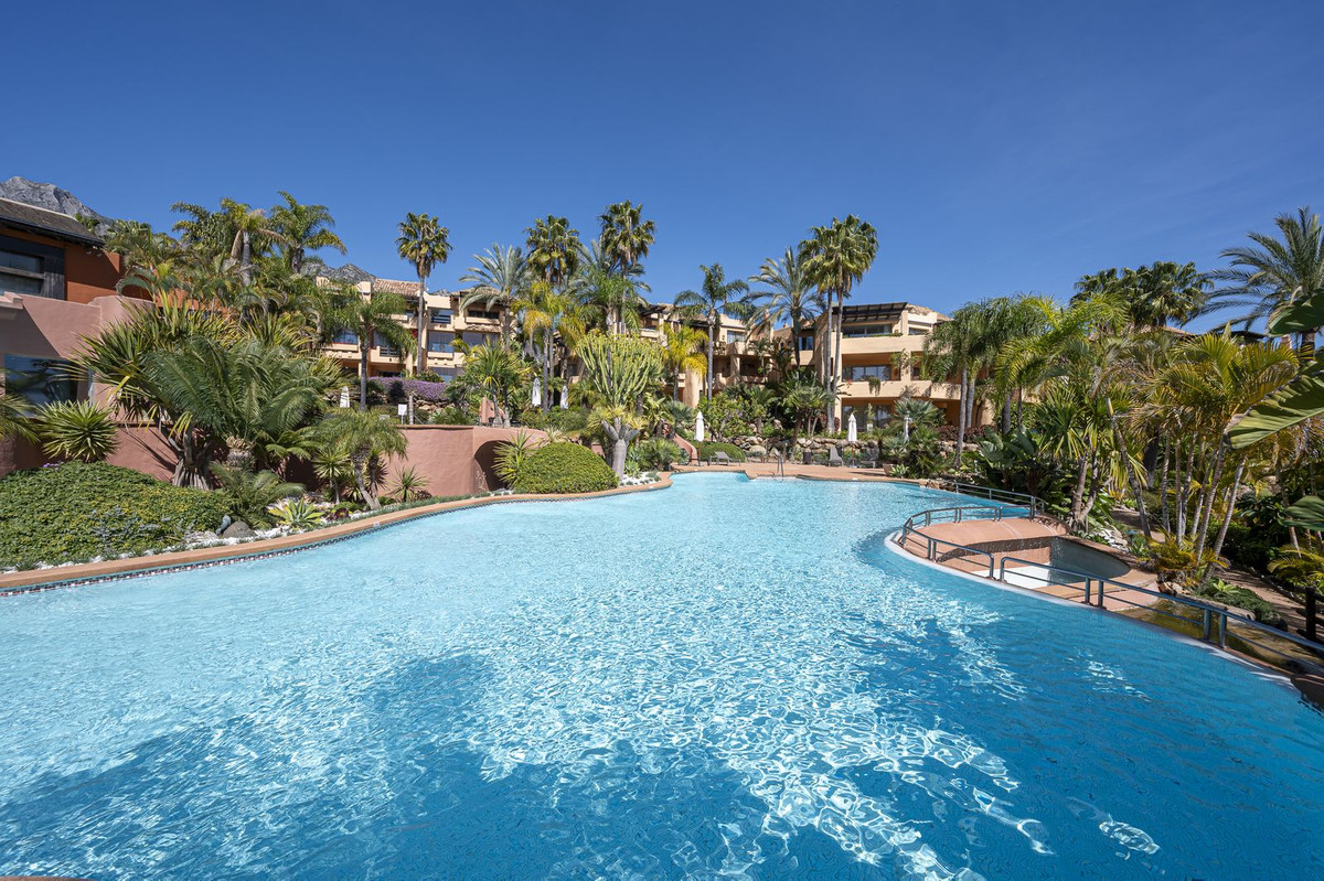 Penthouse for sale in The Golden Mile | 3 bedrooms H5131510