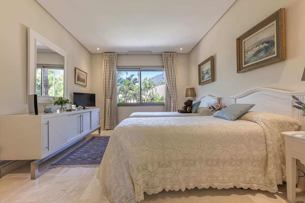 Penthouse for sale in The Golden Mile | 3 bedrooms H5131510