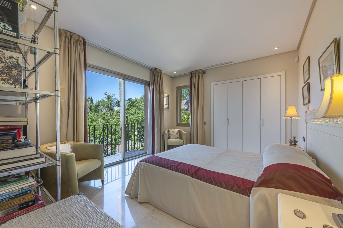 Penthouse for sale in The Golden Mile | 3 bedrooms H5131510