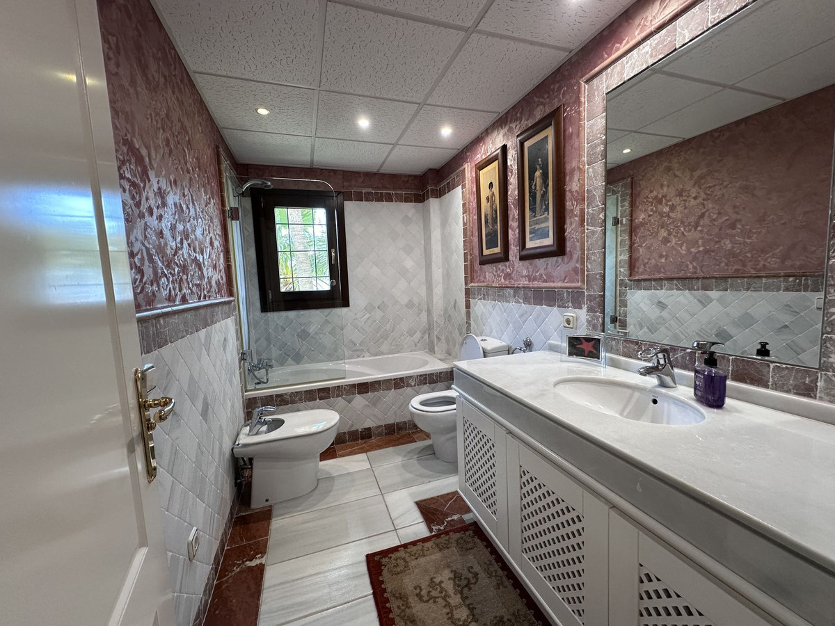 Appartement te koop in The Golden Mile | 4 slaapkamers H5135290