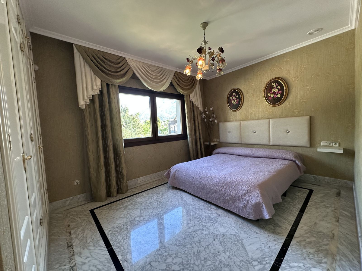 Appartement te koop in The Golden Mile | 4 slaapkamers H5135290
