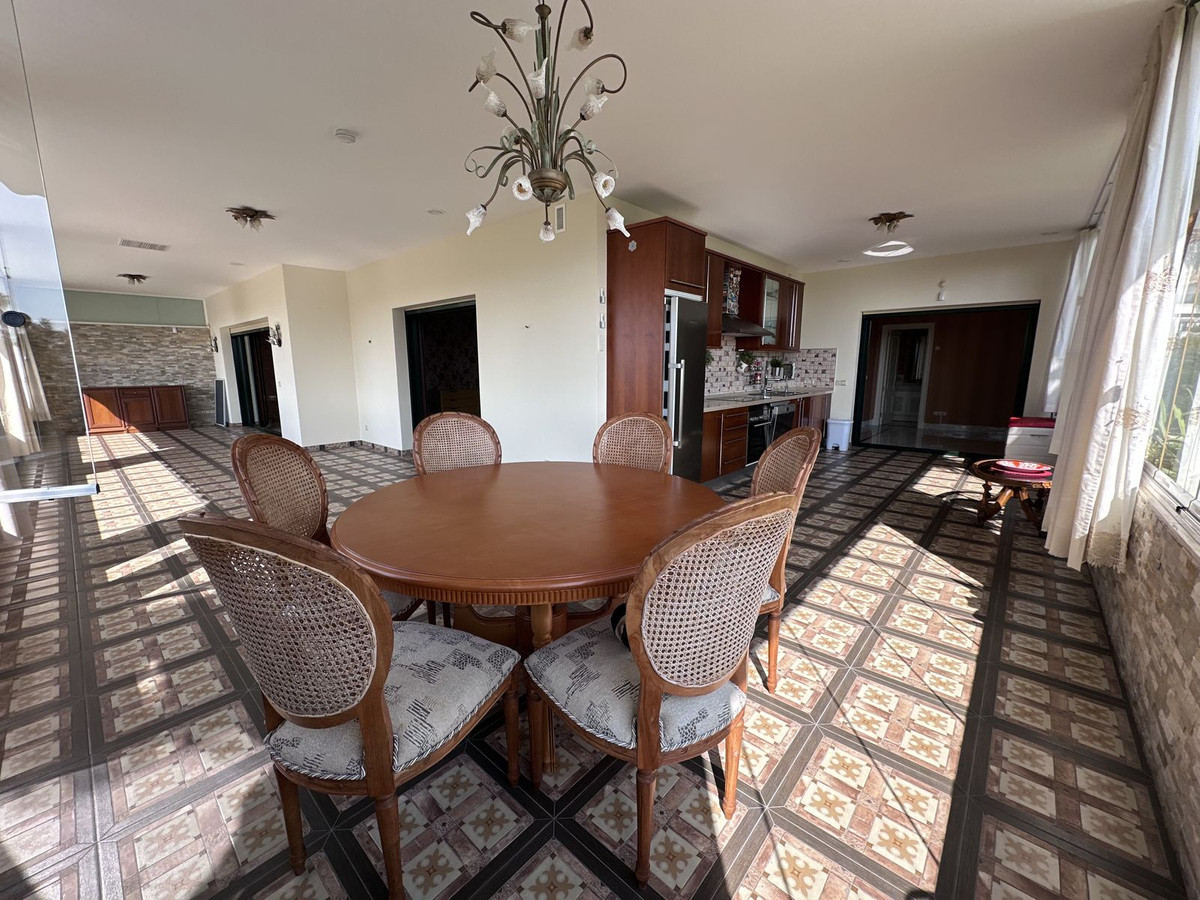 Appartement te koop in The Golden Mile | 4 slaapkamers H5135290