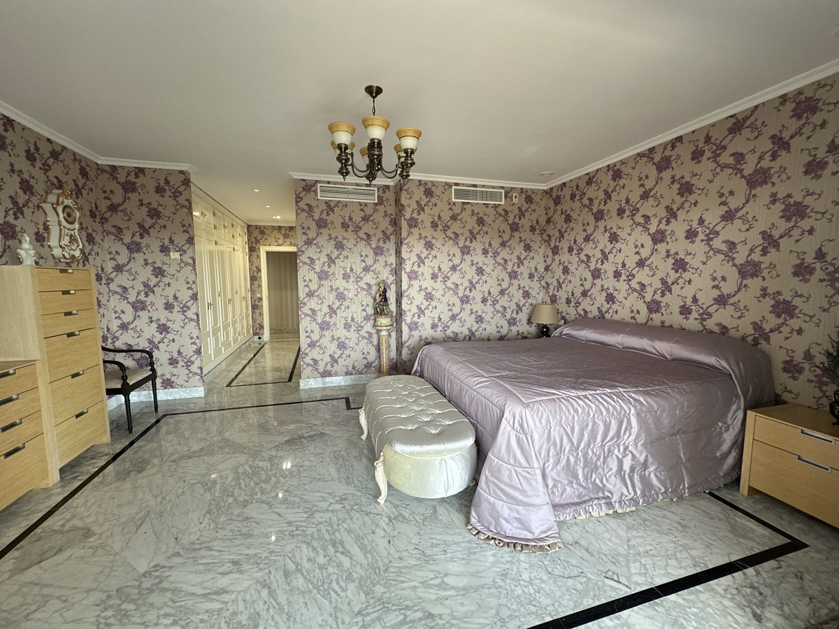 Appartement te koop in The Golden Mile | 4 slaapkamers H5135290