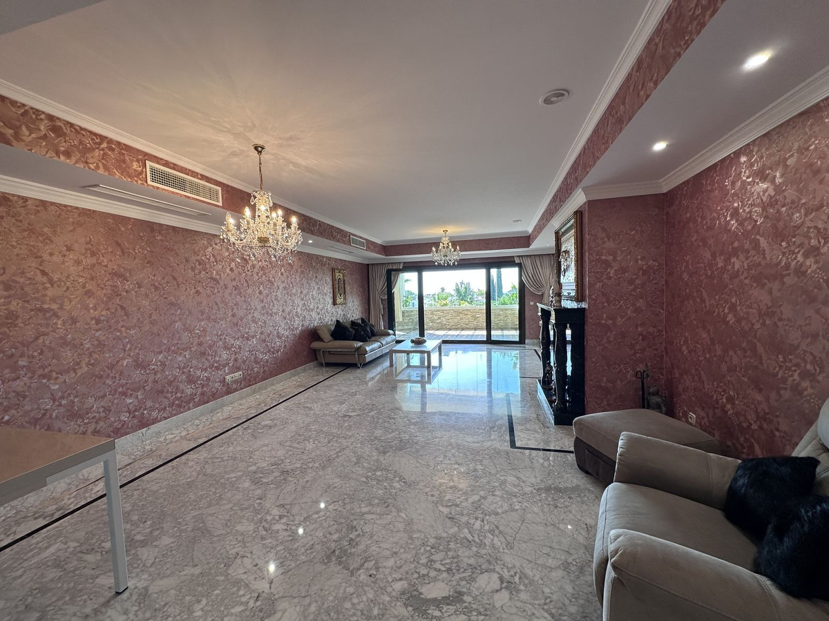 Appartement te koop in The Golden Mile | 4 slaapkamers H5135290