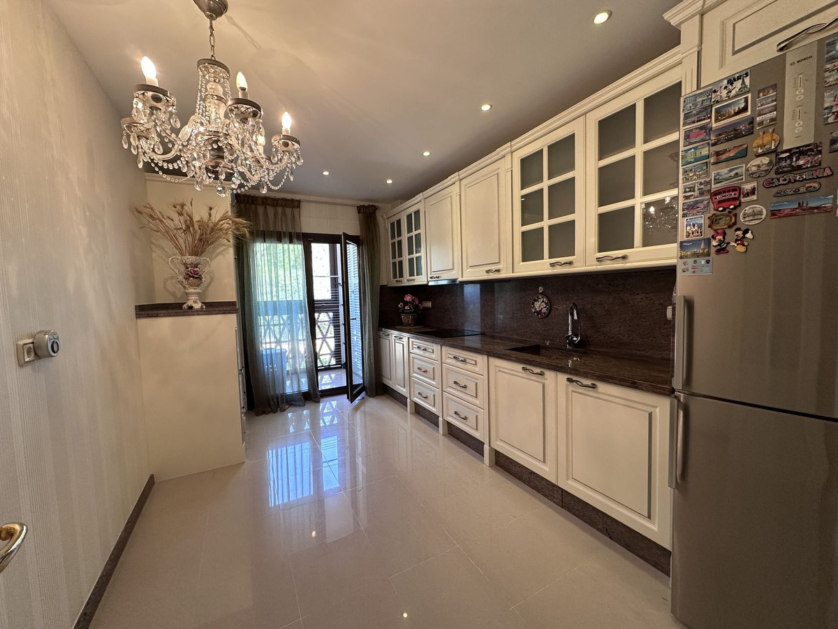 Appartement te koop in The Golden Mile | 4 slaapkamers H5135290