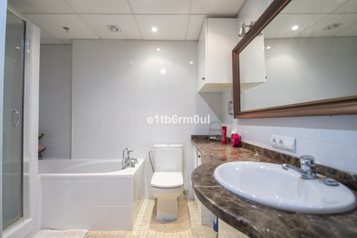 Appartement te koop in The Golden Mile | 1 slaapkamers H5139157