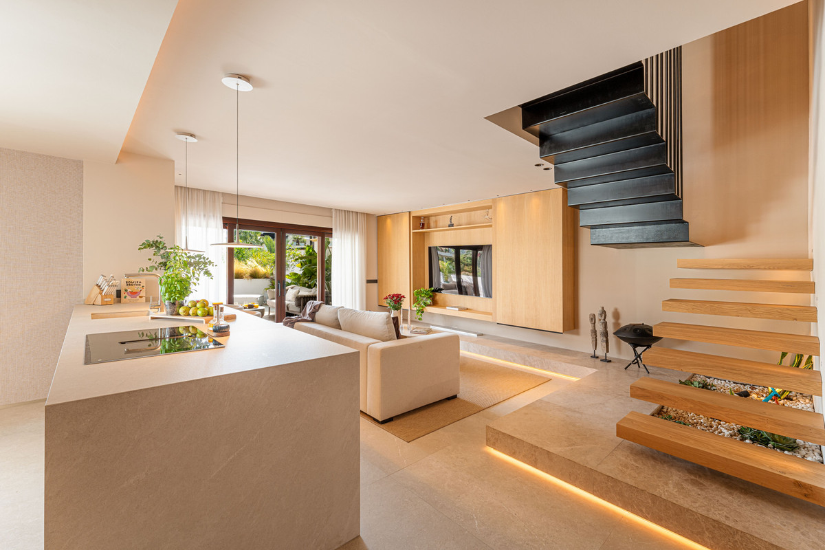 Appartement te koop in The Golden Mile | 3 slaapkamers H5140108