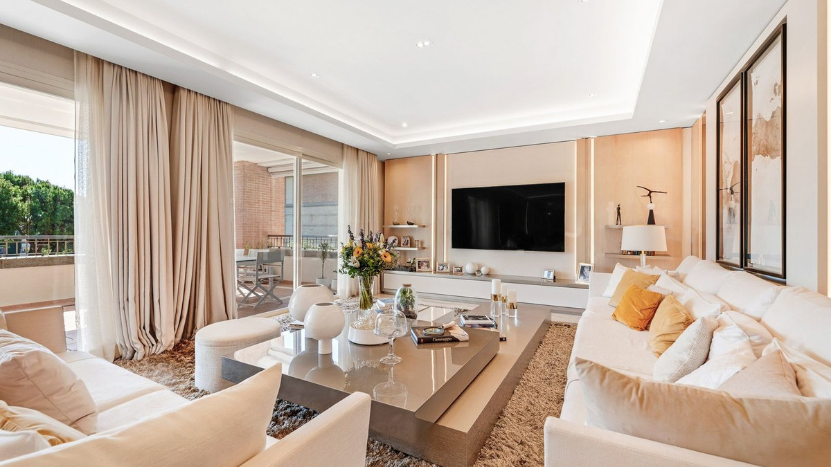 Appartement te koop in The Golden Mile | 4 slaapkamers H5140834