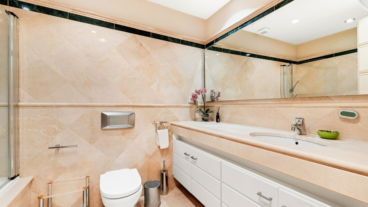 Appartement te koop in The Golden Mile | 4 slaapkamers H5140834