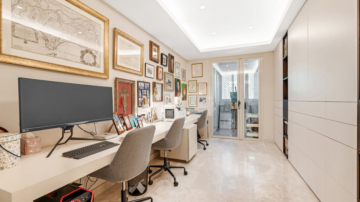 Appartement te koop in The Golden Mile | 4 slaapkamers H5140834