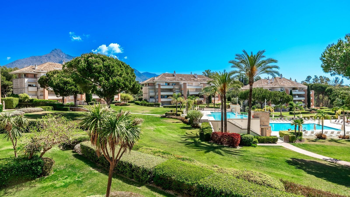 Appartement te koop in The Golden Mile | 4 slaapkamers H5140834