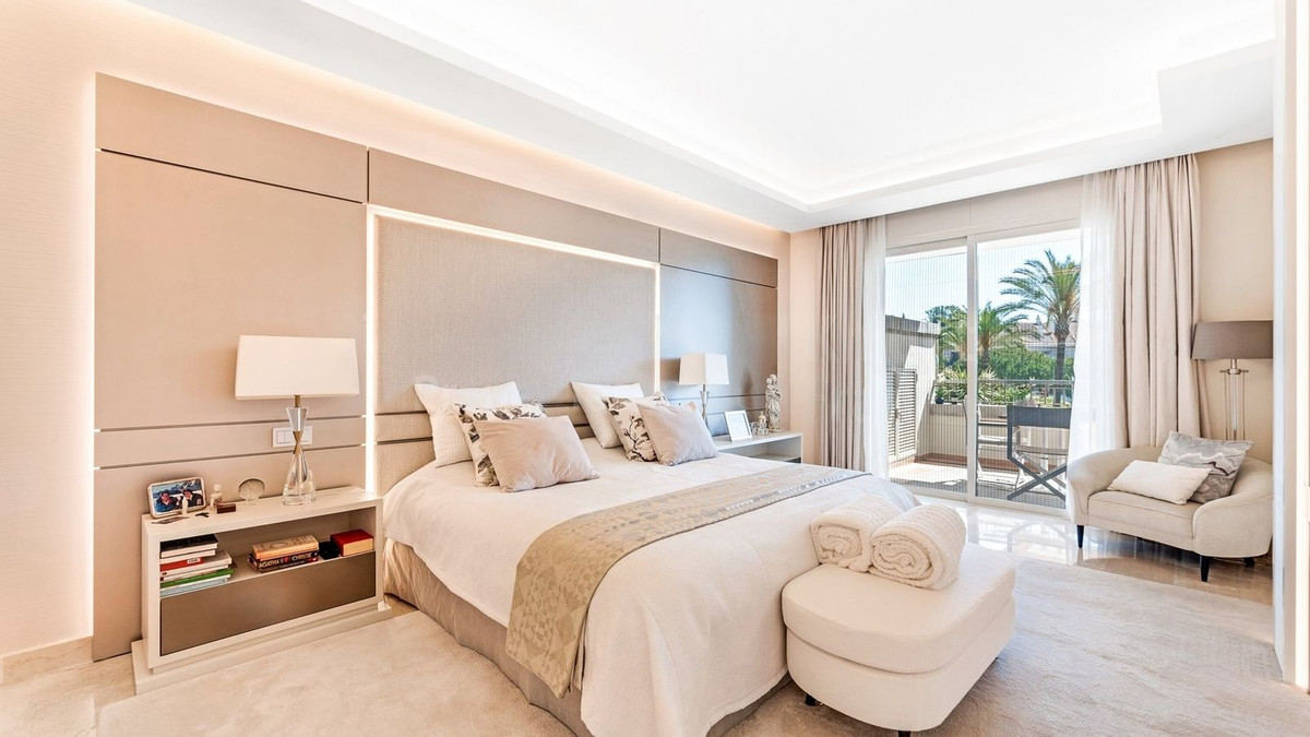 Appartement te koop in The Golden Mile | 4 slaapkamers H5140834