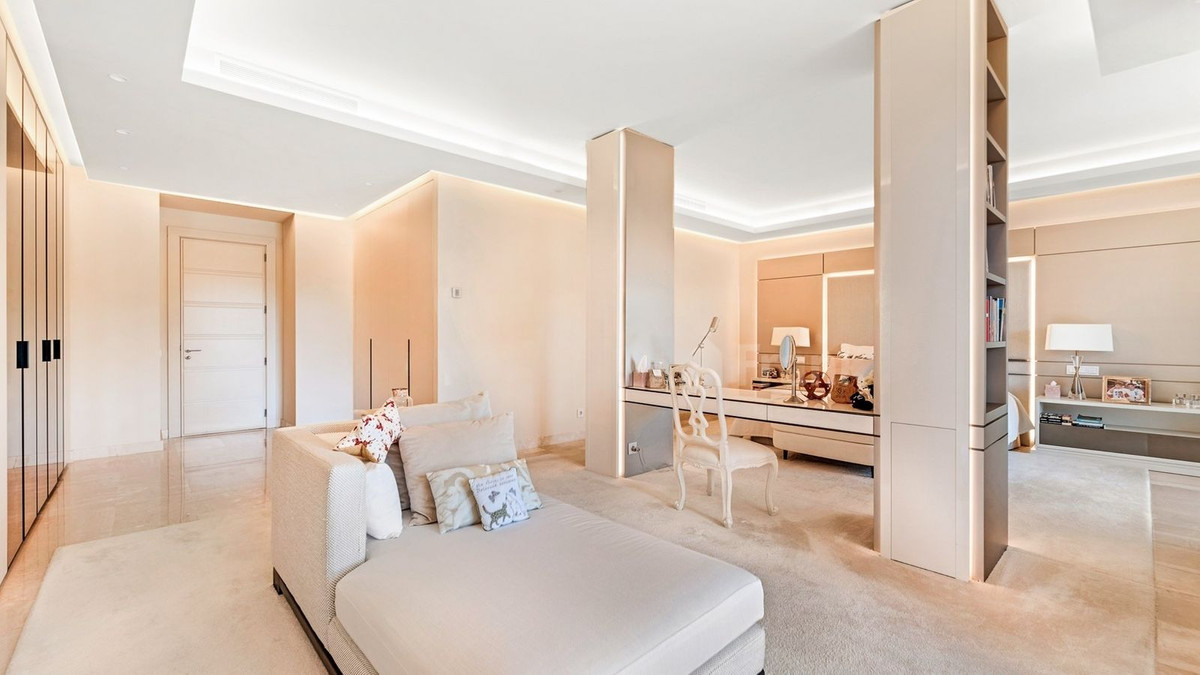Appartement te koop in The Golden Mile | 4 slaapkamers H5140834