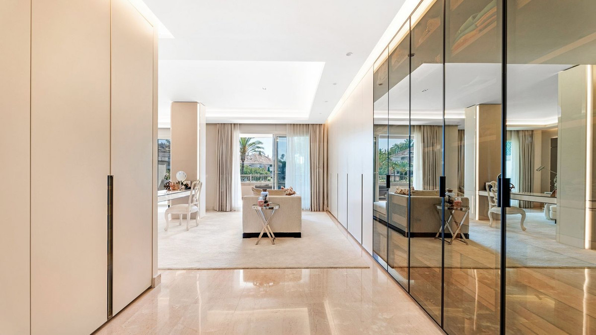 Appartement te koop in The Golden Mile | 4 slaapkamers H5140834
