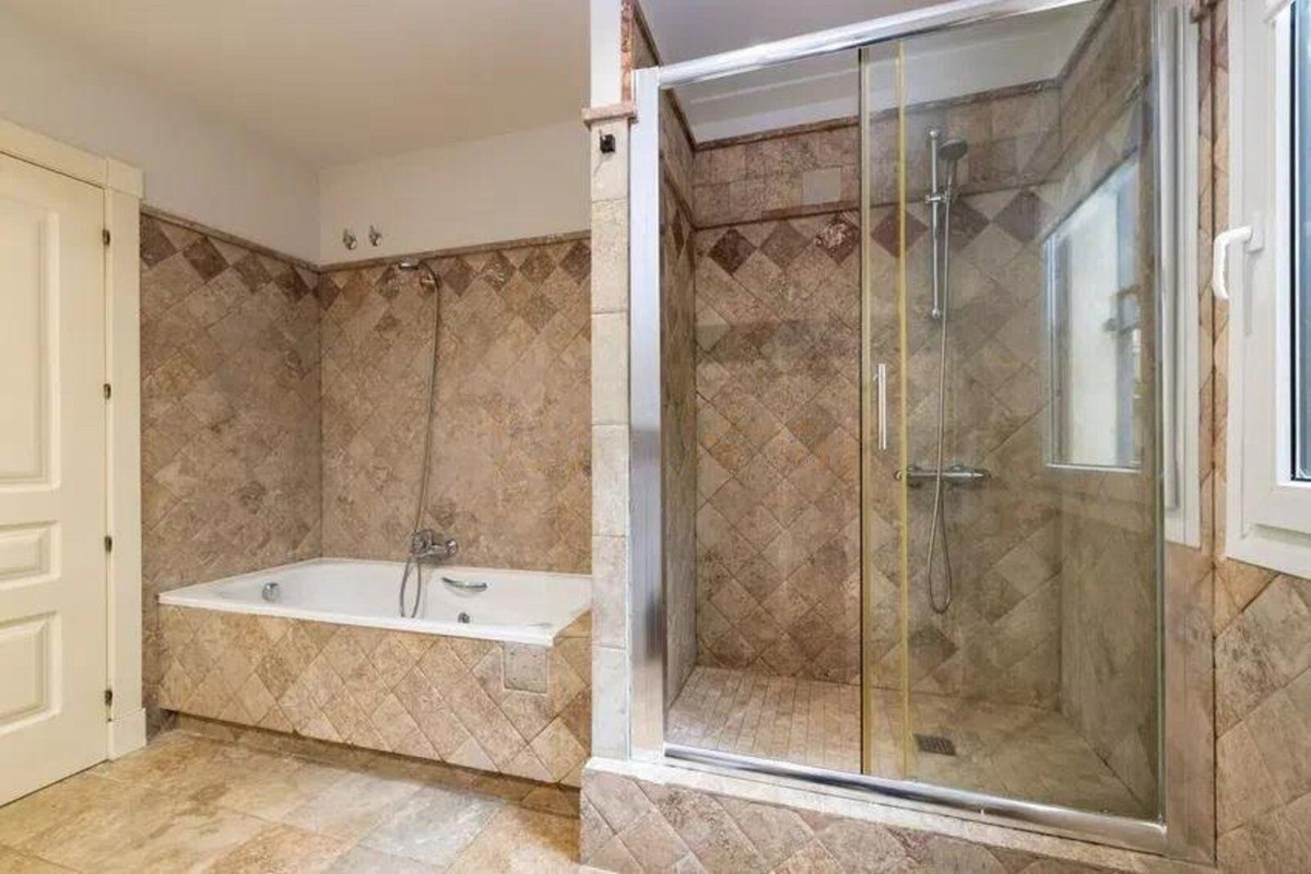 Appartement te koop in The Golden Mile | 3 slaapkamers H5146921