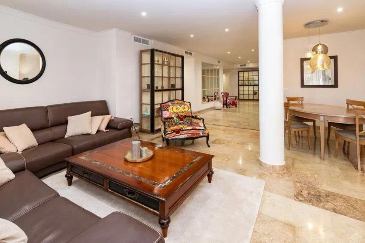 Appartement te koop in The Golden Mile | 3 slaapkamers H5146921