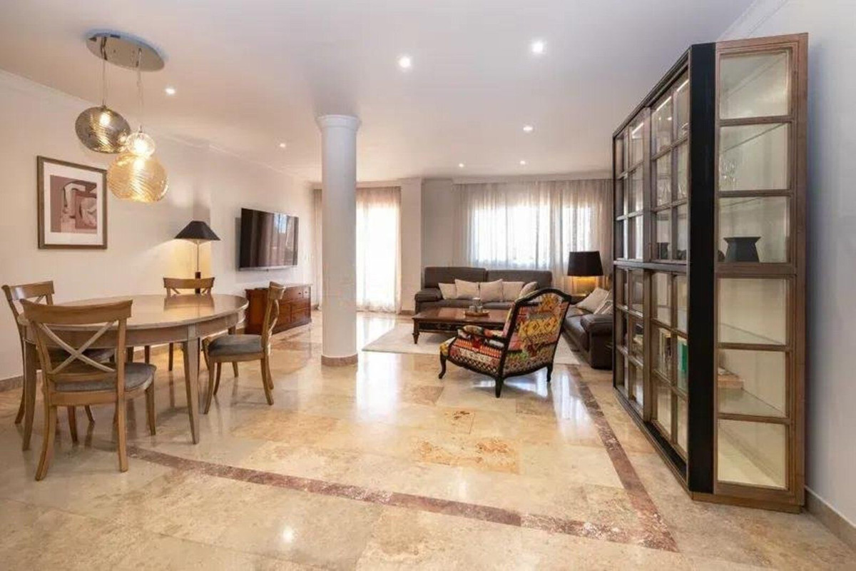 Appartement te koop in The Golden Mile | 3 slaapkamers H5146921