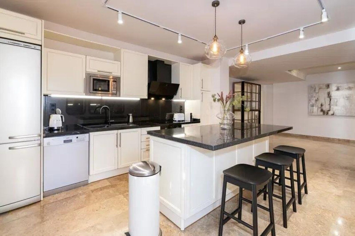 Appartement te koop in The Golden Mile | 3 slaapkamers H5146921