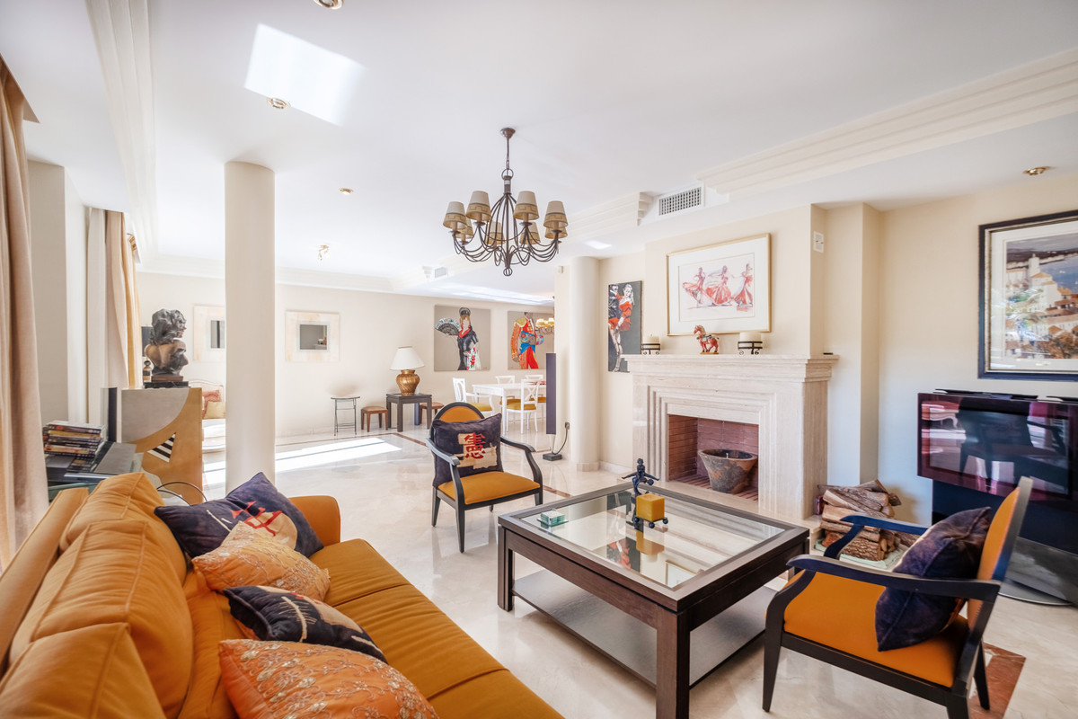 Appartement te koop in The Golden Mile | 3 slaapkamers H5236798