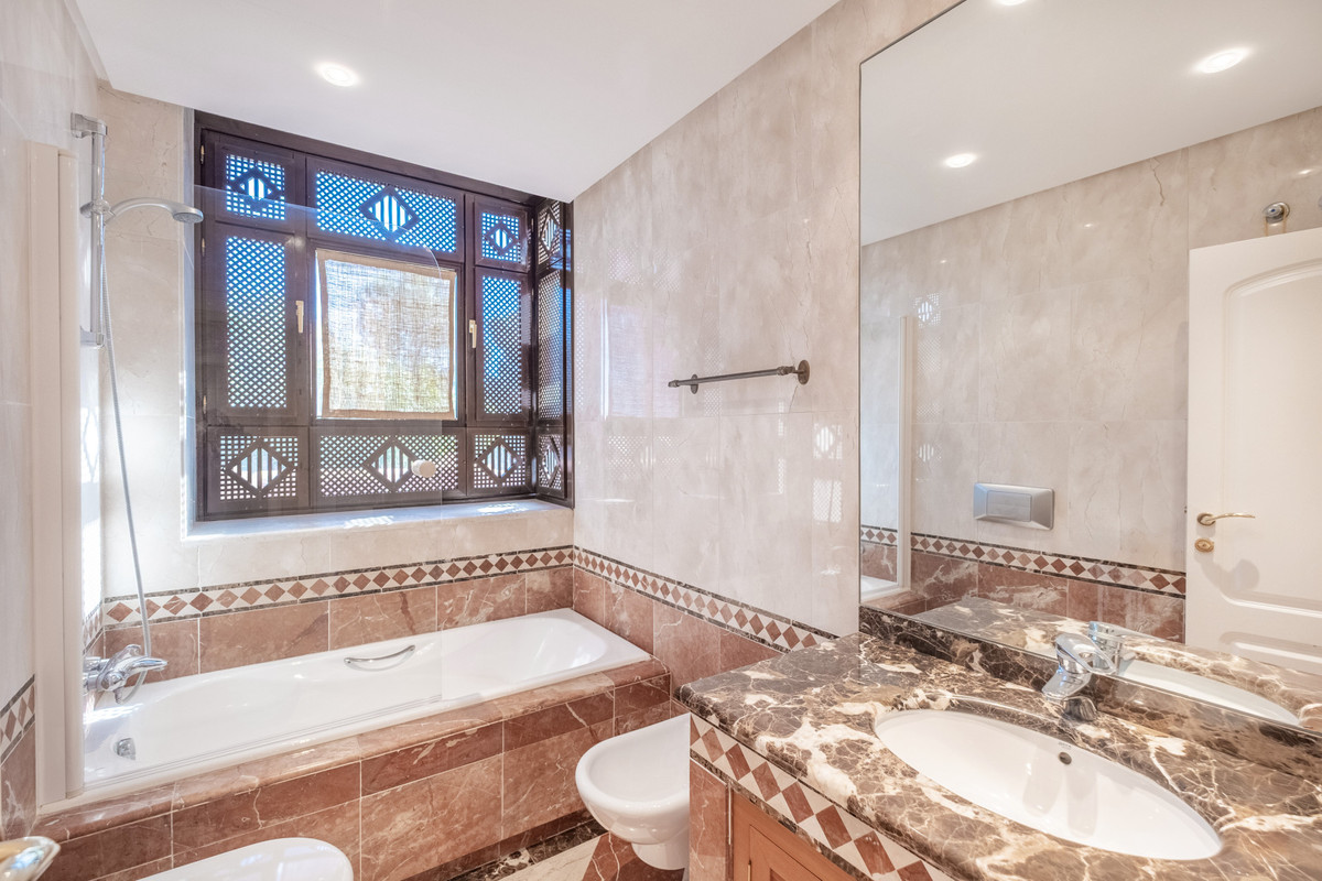 Appartement te koop in The Golden Mile | 3 slaapkamers H5236798