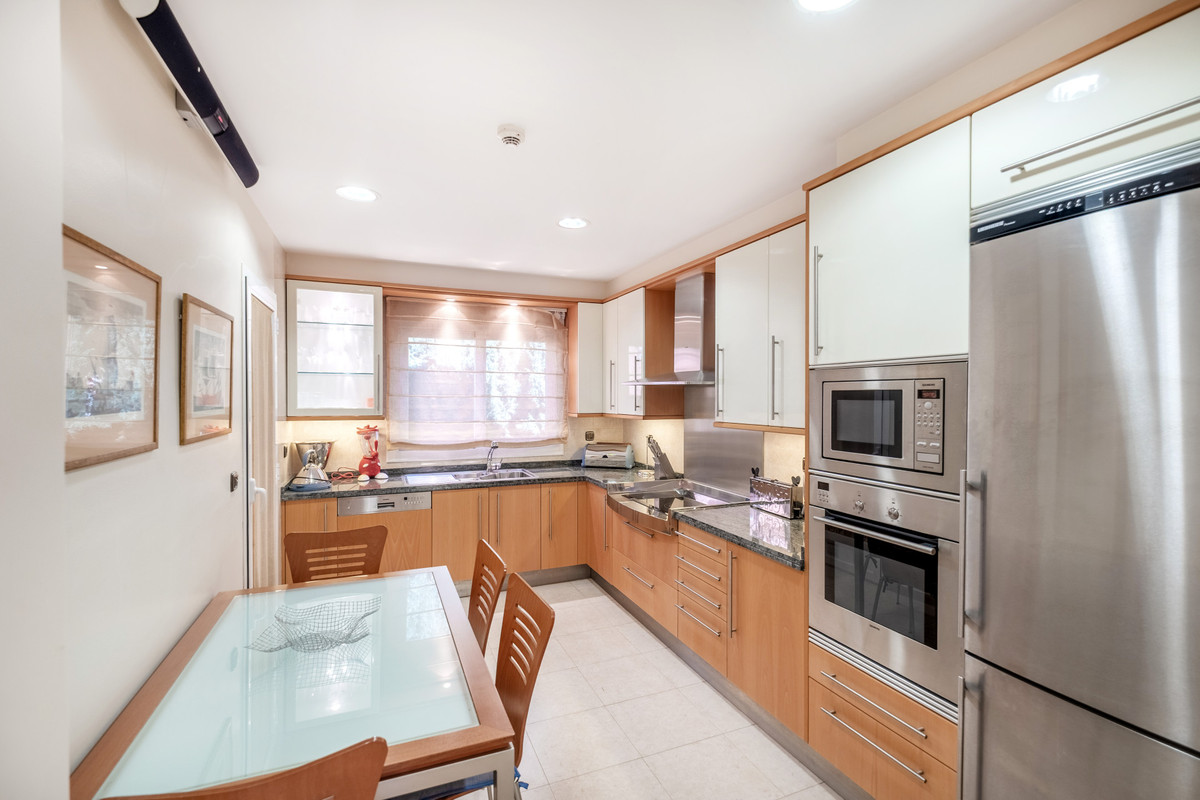 Appartement te koop in The Golden Mile | 3 slaapkamers H5236798