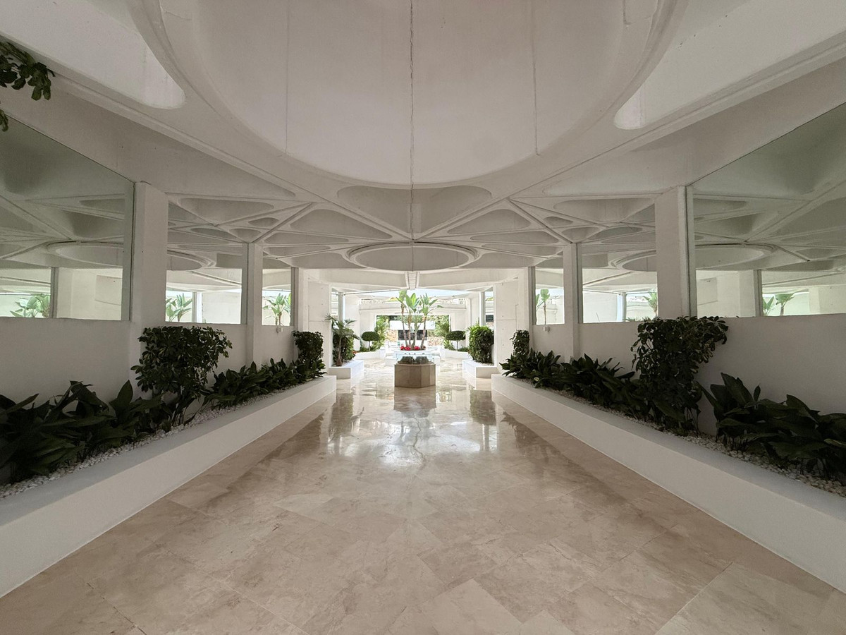 Appartement te koop in The Golden Mile | 1 slaapkamers H5251882