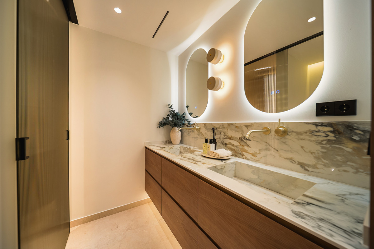 Appartement te koop in The Golden Mile | 3 slaapkamers H5253814