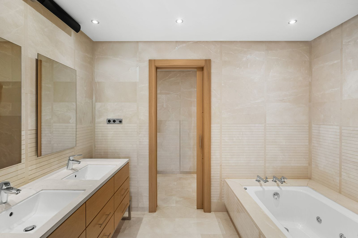 Appartement te koop in The Golden Mile | 2 slaapkamers H5274760