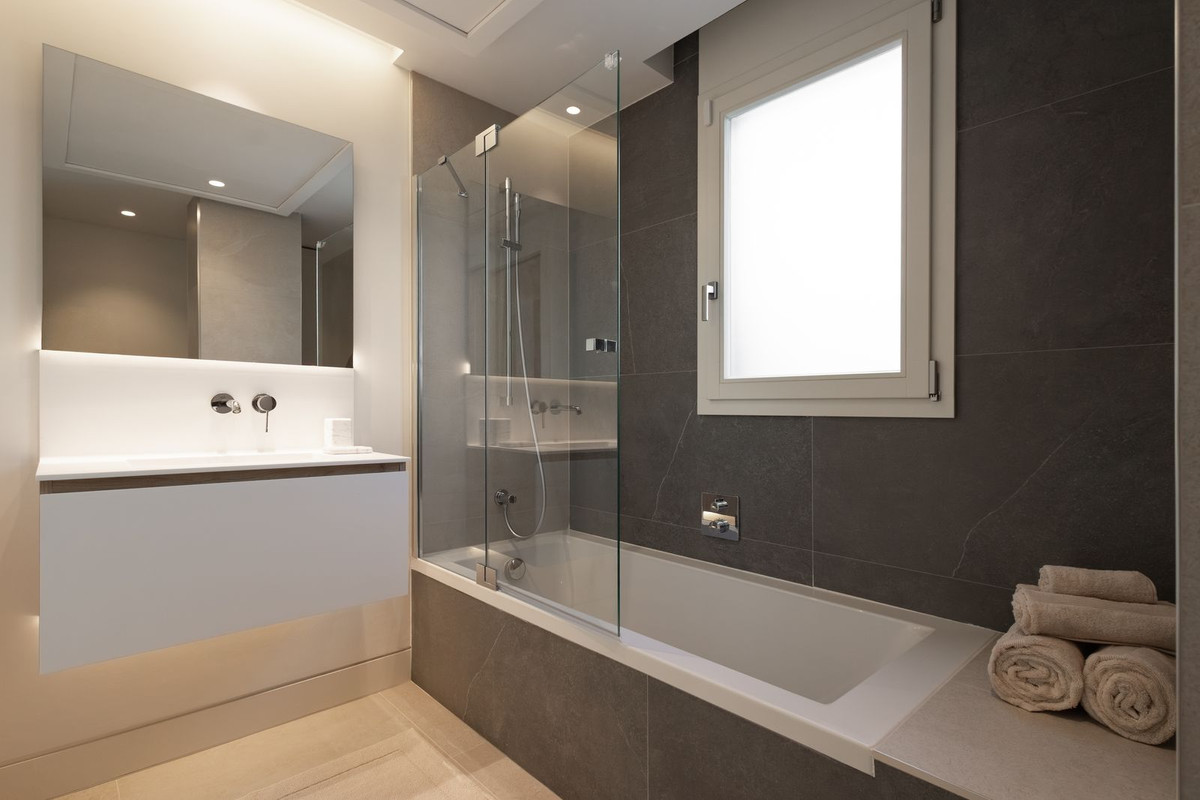 Appartement te koop in The Golden Mile | 3 slaapkamers H5292037