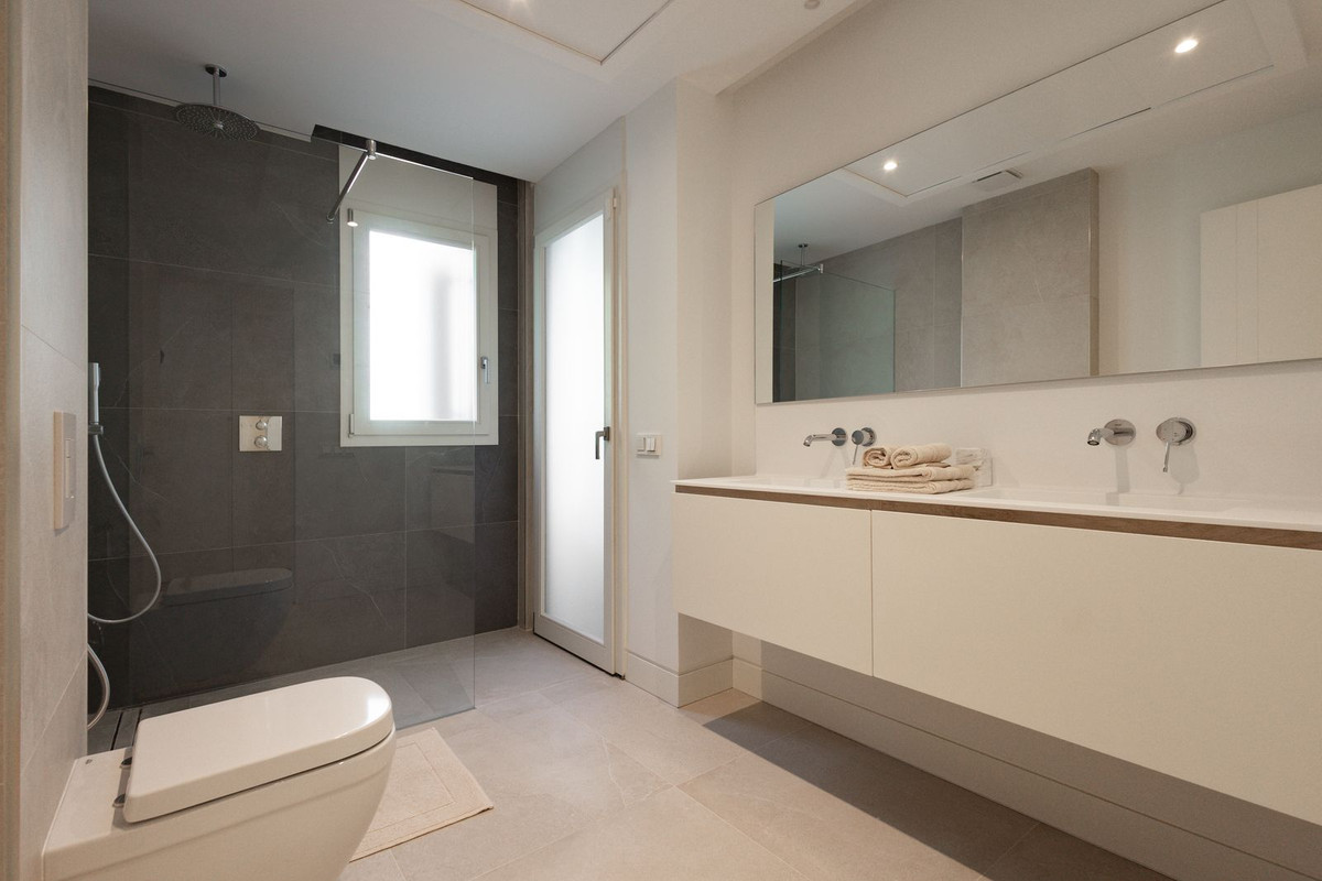 Appartement te koop in The Golden Mile | 3 slaapkamers H5292037