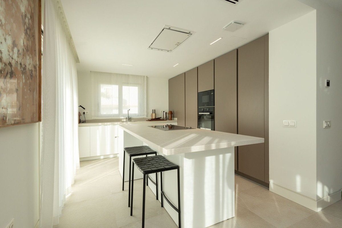 Appartement te koop in The Golden Mile | 3 slaapkamers H5292037