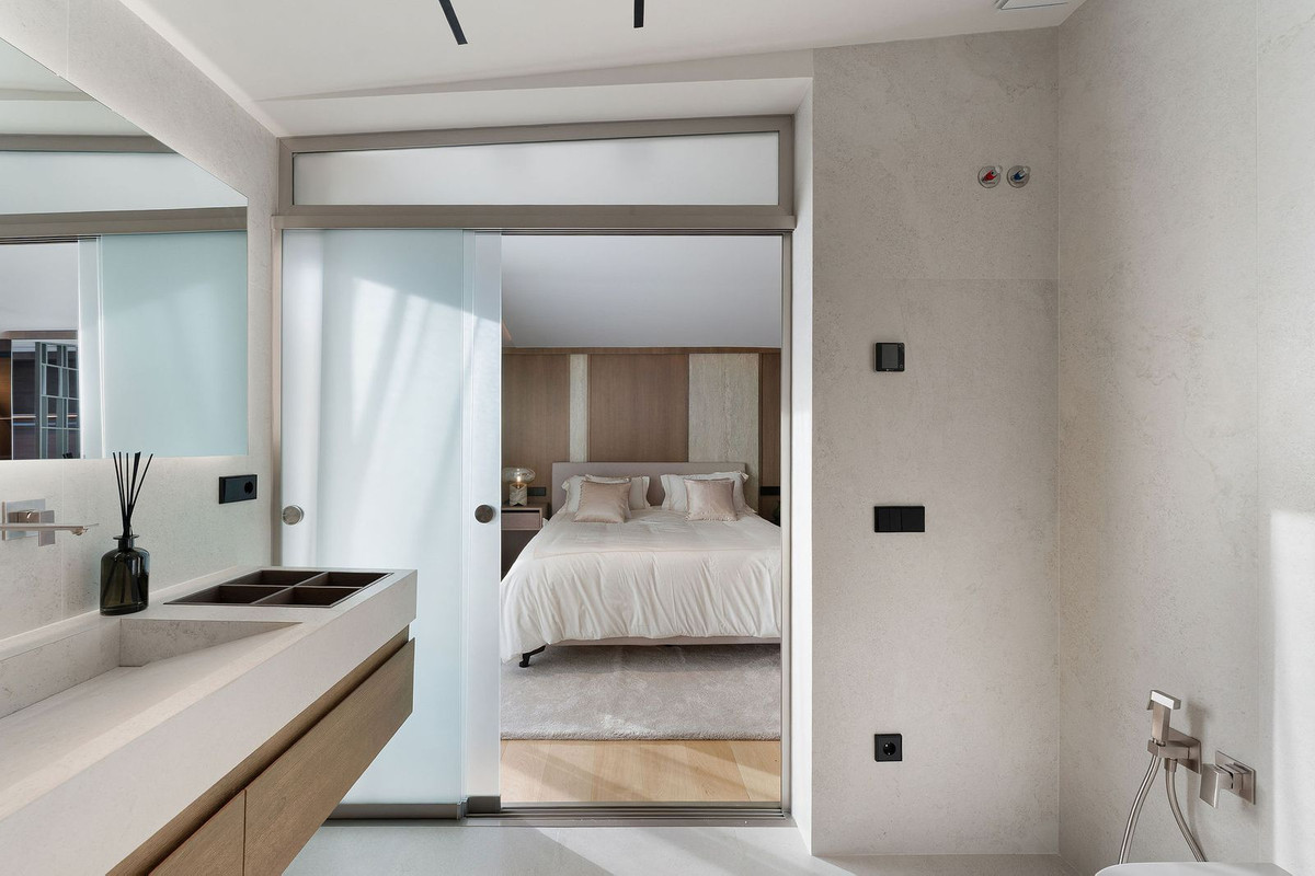 Appartement te koop in The Golden Mile | 3 slaapkamers H5292064