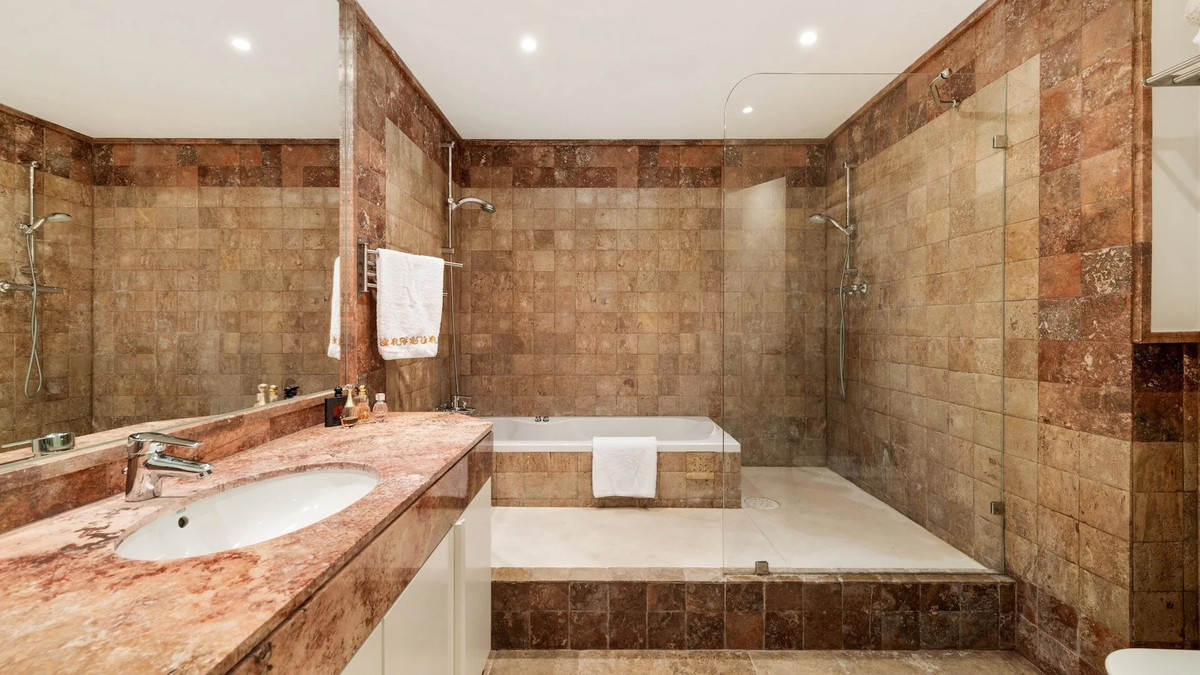 Appartement te koop in The Golden Mile | 4 slaapkamers H5292298