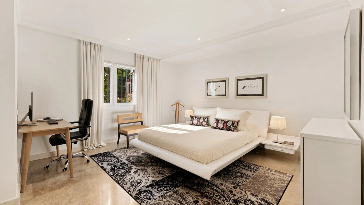 Appartement te koop in The Golden Mile | 4 slaapkamers H5292298