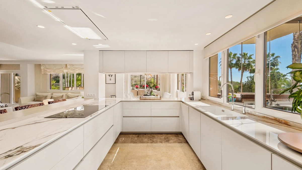 Appartement te koop in The Golden Mile | 4 slaapkamers H5292298