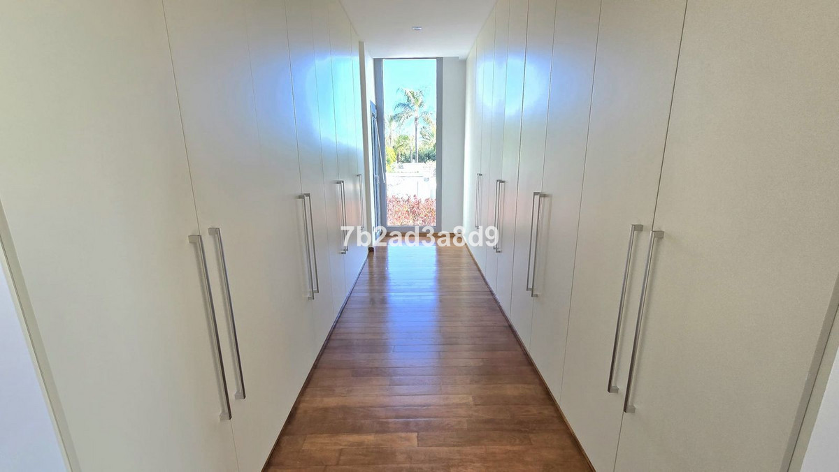 Huis te koop in The Golden Mile | 5 slaapkamers H5305174