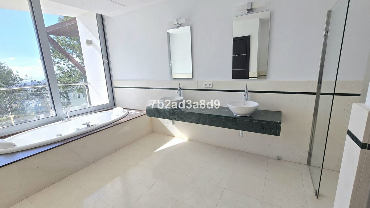 Huis te koop in The Golden Mile | 5 slaapkamers H5305174