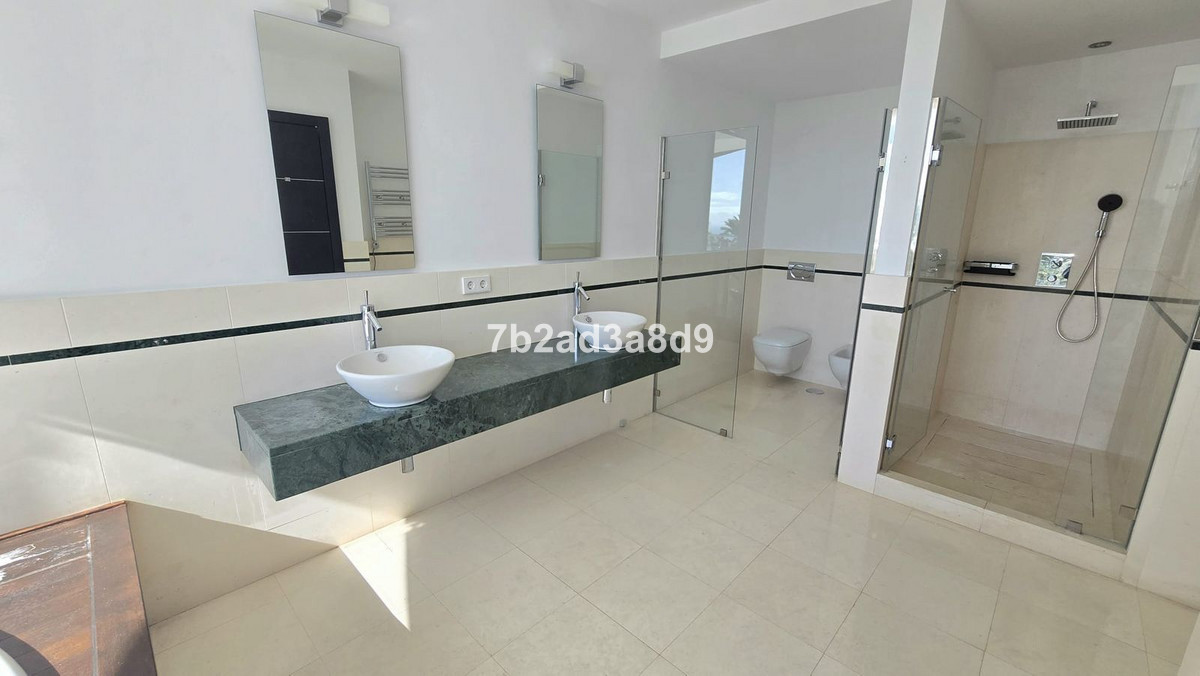 Huis te koop in The Golden Mile | 5 slaapkamers H5305174