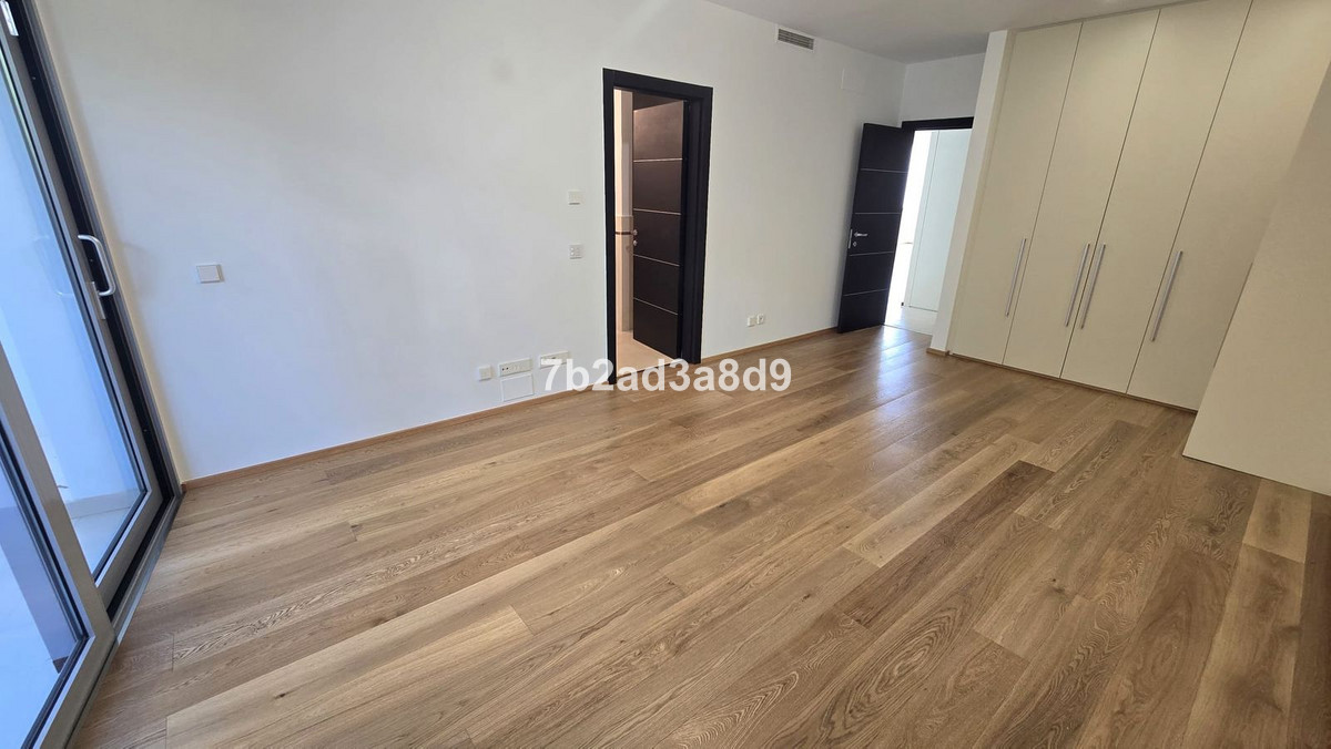 Huis te koop in The Golden Mile | 5 slaapkamers H5305174