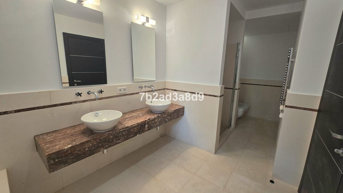 Huis te koop in The Golden Mile | 5 slaapkamers H5305174