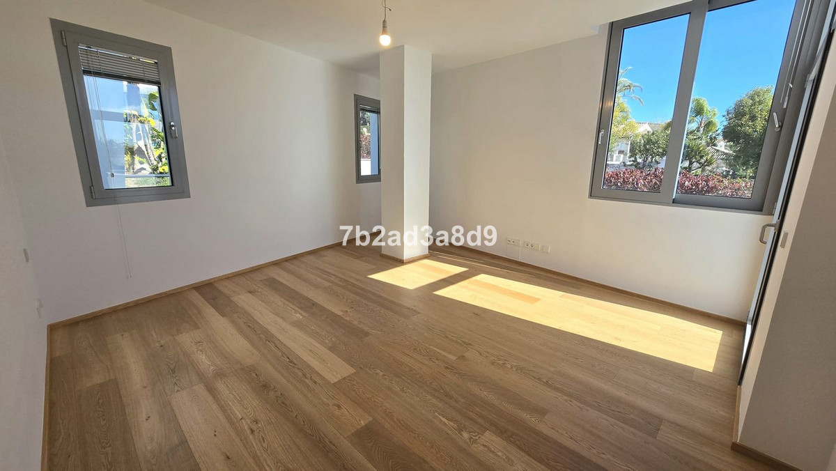 Huis te koop in The Golden Mile | 5 slaapkamers H5305174