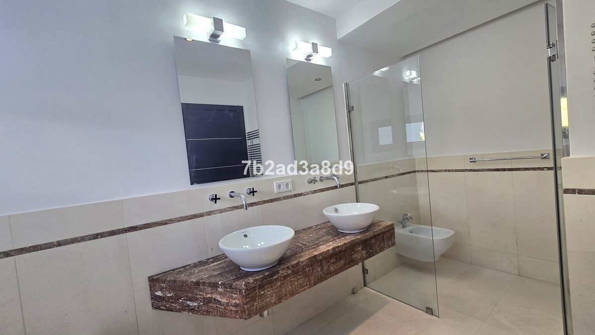 Huis te koop in The Golden Mile | 5 slaapkamers H5305174