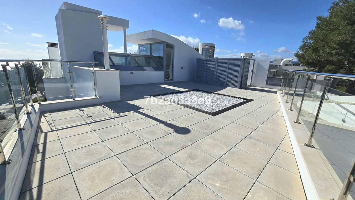 Huis te koop in The Golden Mile | 5 slaapkamers H5305174