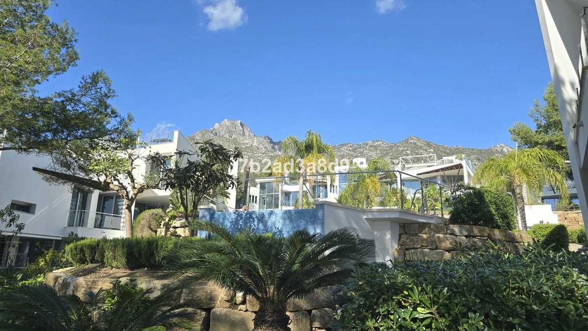 Huis te koop in The Golden Mile | 5 slaapkamers H5305174