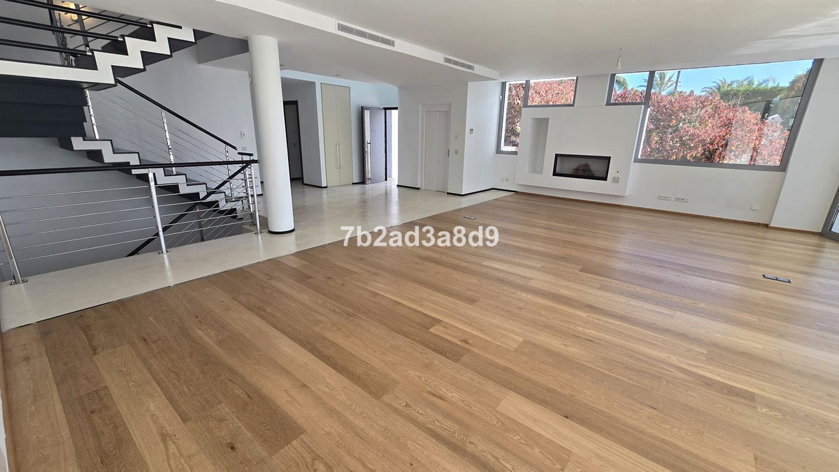 Huis te koop in The Golden Mile | 5 slaapkamers H5305174