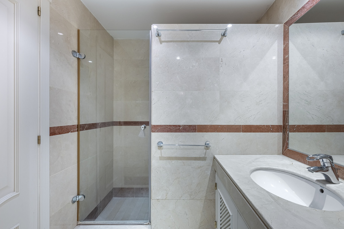 Appartement te koop in The Golden Mile | 2 slaapkamers H5342575