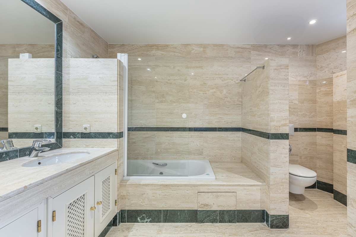 Appartement te koop in The Golden Mile | 2 slaapkamers H5342575