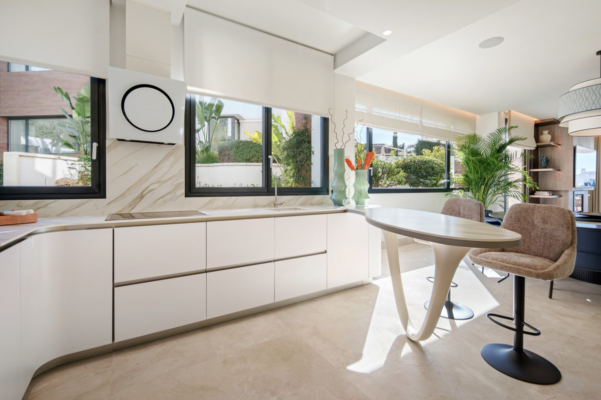 Appartement te koop in The Golden Mile | 4 slaapkamers H5365438