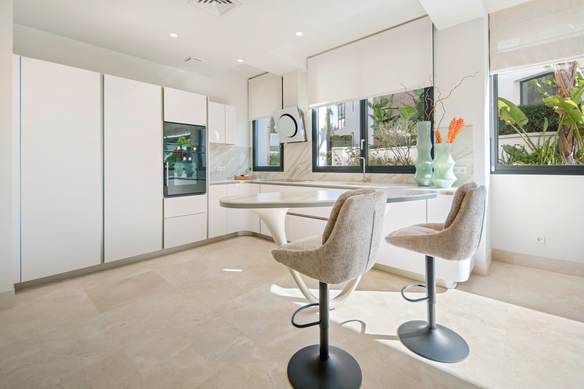 Appartement te koop in The Golden Mile | 4 slaapkamers H5365438