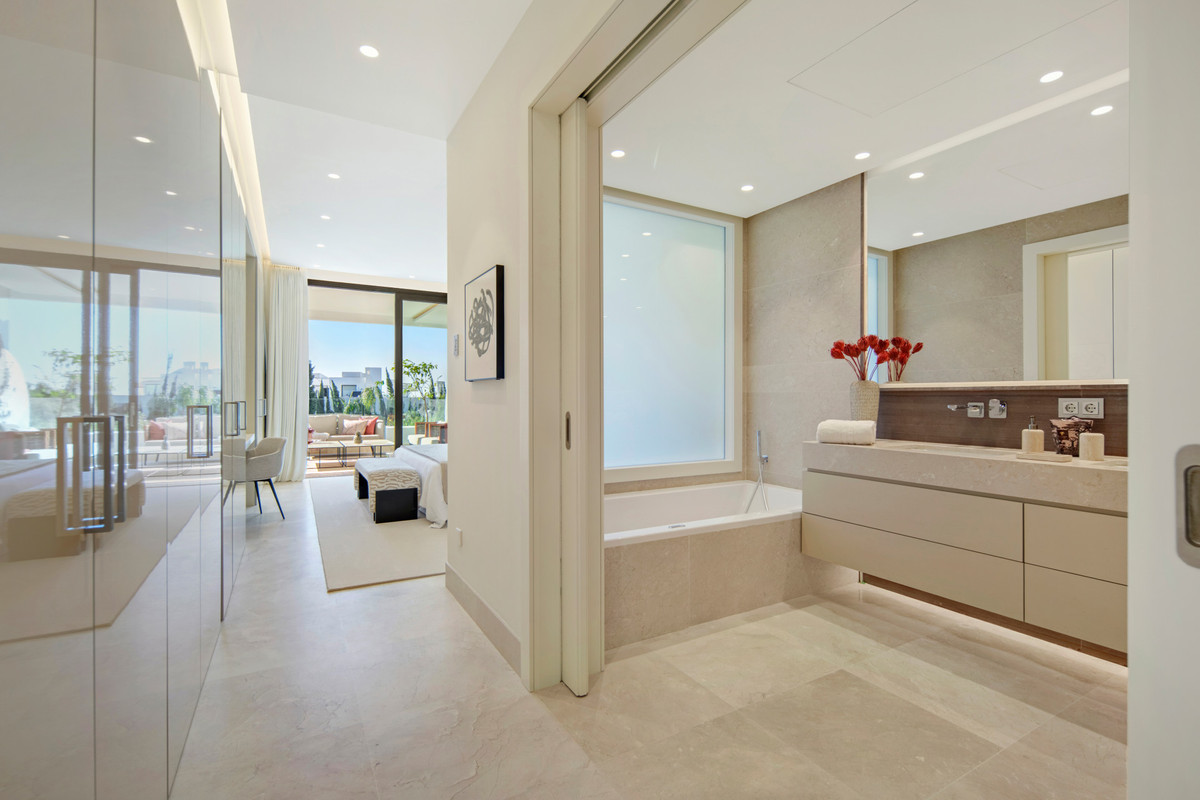 Appartement te koop in The Golden Mile | 4 slaapkamers H5365438